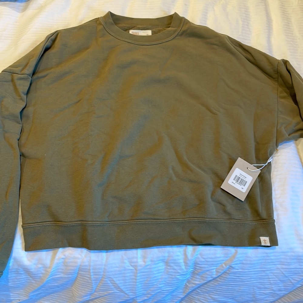 BRAND NEW WITH TAGS TKEES CORE CREW SWEATSHIRT IN OLIVE